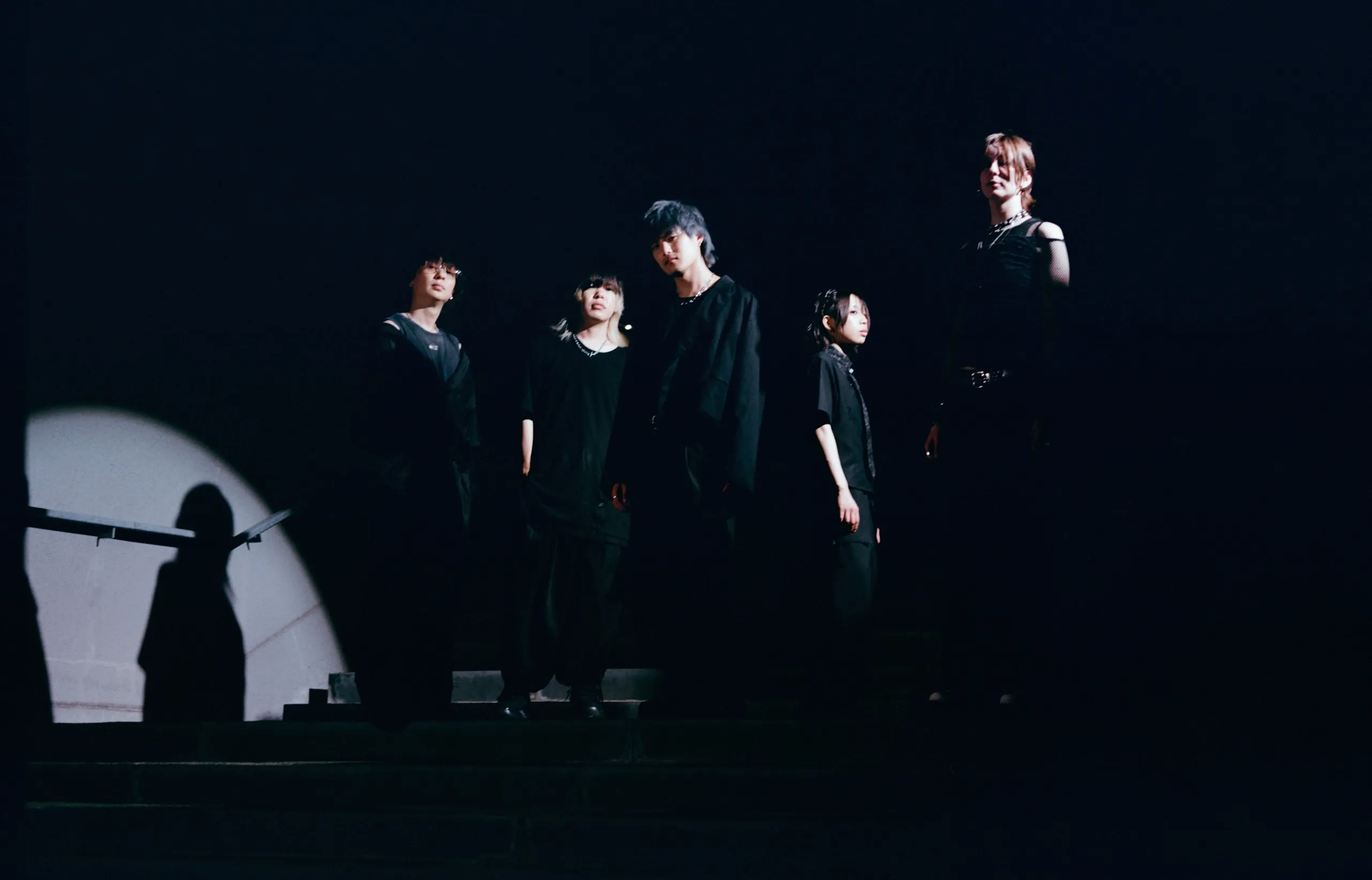 i.say(Gt), yoko(Gt), wataru(Vo), aki(Ba), anri.(Vo)